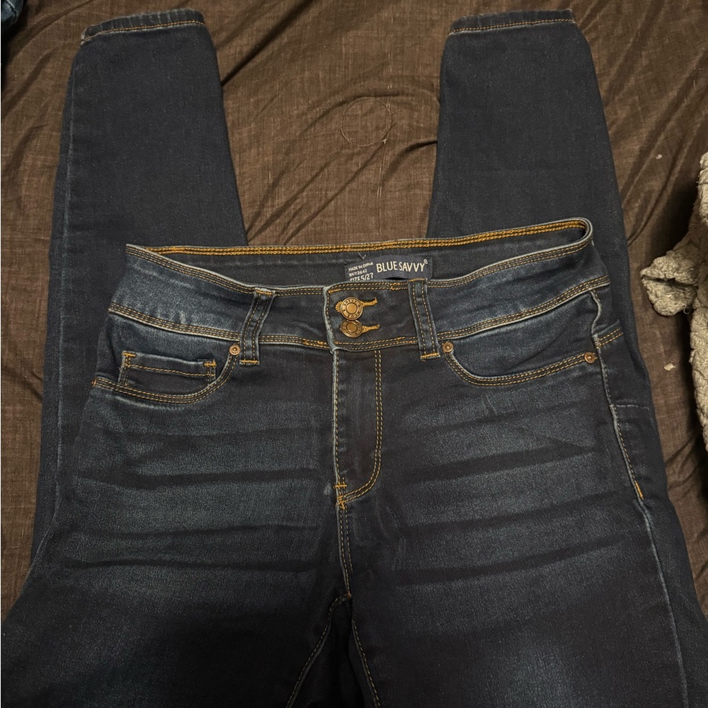 Women’s Blue Skinny Jeans with Tapered Leg and Contrast Stitching